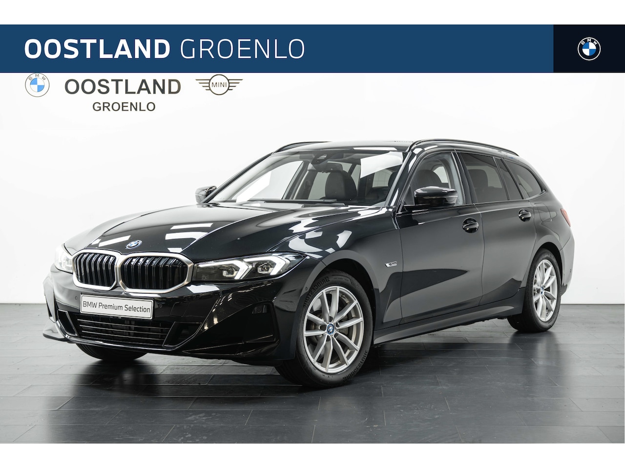 BMW 3-serie Touring - 320e Automaat / Trekhaak / Sportstoelen / Comfort Access / Achteruitrijcamera / Stoelverwa - AutoWereld.nl