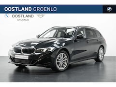 BMW 3-serie Touring - 320e Automaat / Trekhaak / Sportstoelen / Comfort Access / Achteruitrijcamera / Stoelverwa