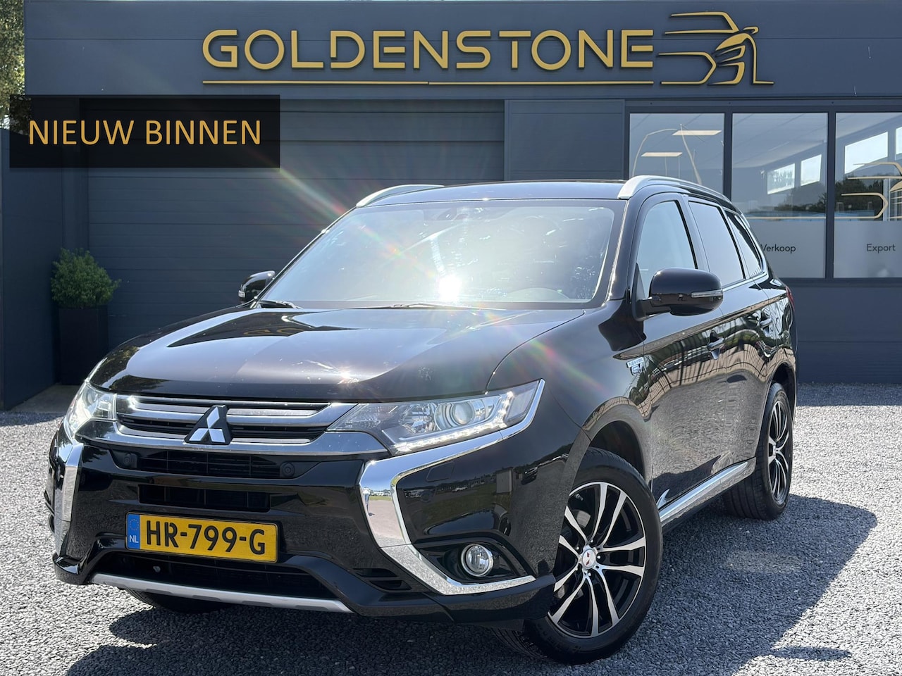 Mitsubishi Outlander - 2.0 PHEV Executive Edition Trekhaak,Keyless,Camera,Navi,Stoelverw-Koeling,Halfleder,Pdc,Cl - AutoWereld.nl