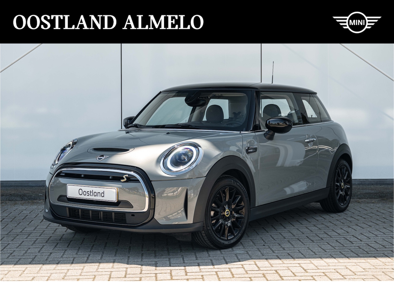 MINI Electric - Classic / Sportstoelen / Cruise Control / LED / Multifunctioneel stuurwiel / 16" LM Victor - AutoWereld.nl