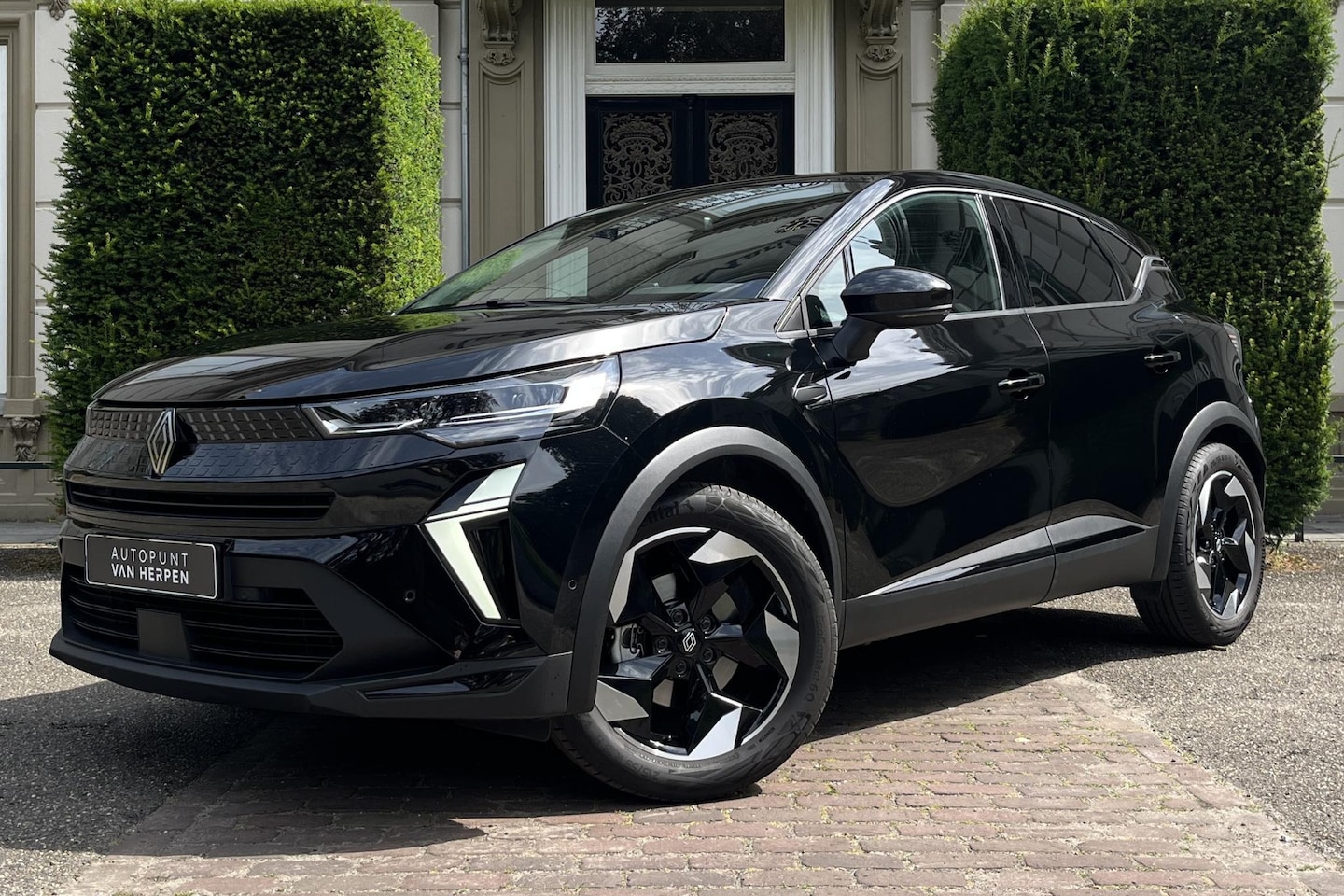 Renault Captur - 1.6 E-Tech full hybrid 145 techno ADAPTIVE | CARPLAY | KEYLESS | ACHTERUITRIJCAMERA | 18'' - AutoWereld.nl