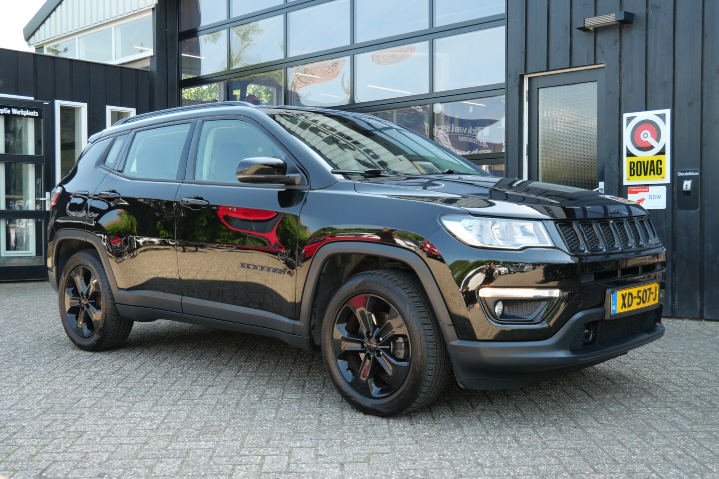 Jeep Compass - 1.4 MultiAir Night Eagle | NL-Auto | Carplay | Camera | Trekhaak - AutoWereld.nl