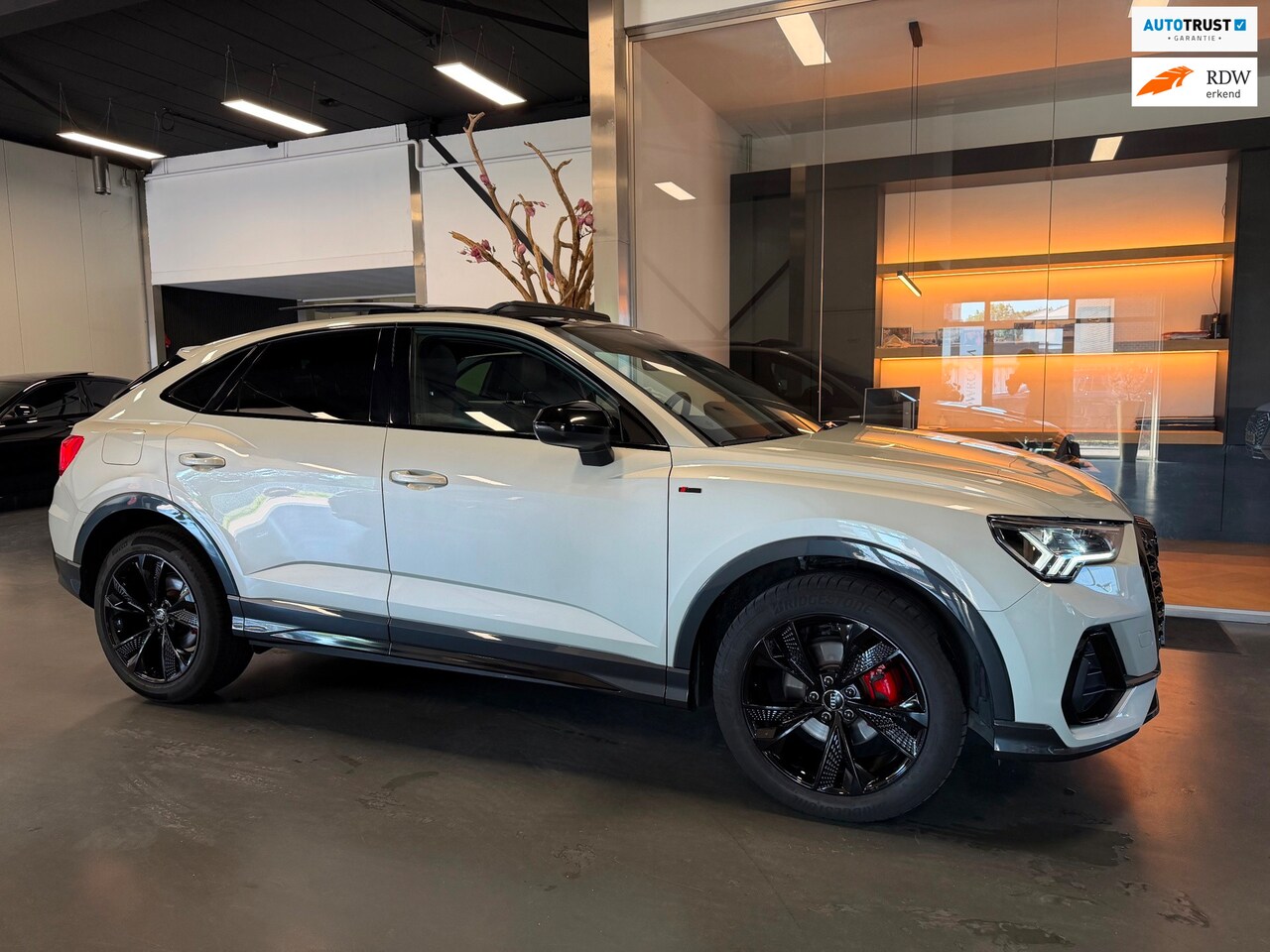 Audi Q3 Sportback - 35 TFSI S line Panorama Camera 2024 - AutoWereld.nl
