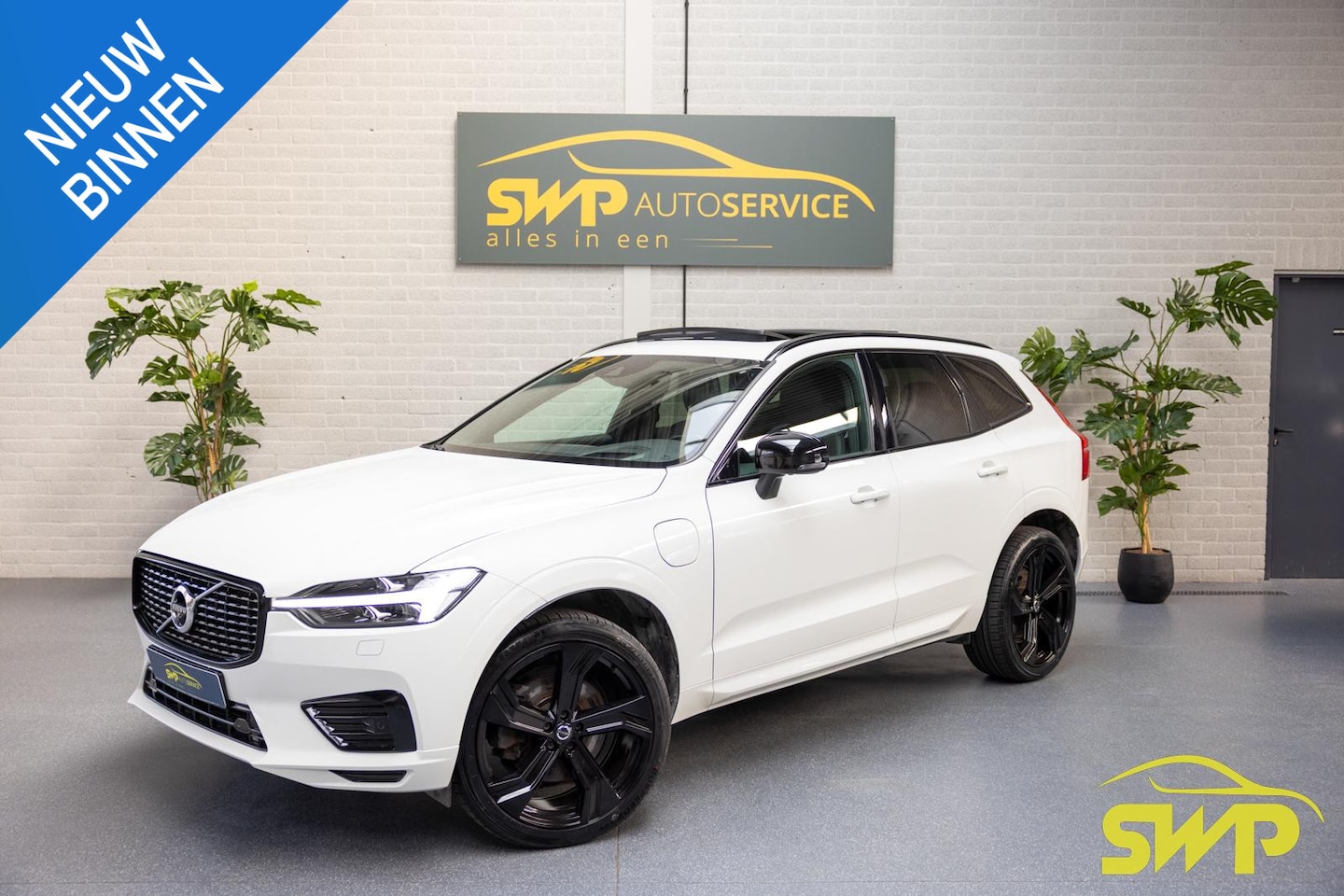 Volvo XC60 - 2.0 Recharge T8 AWD R-Design | Pano | 20 inch | Stoelventilatie | HUD | Harman Kardon | Me - AutoWereld.nl