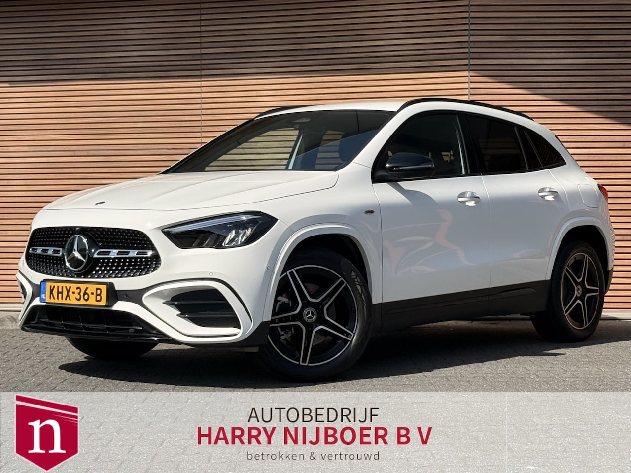 Mercedes-Benz GLA-Klasse - 250 e Business Solution AMG Black Optiek / Sfeerverlichting / Stoelverwarming / Camera - AutoWereld.nl
