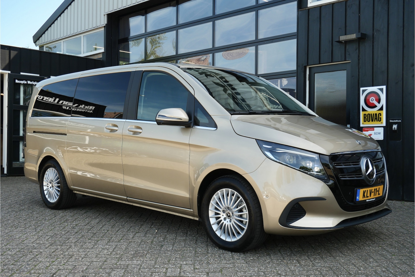 Mercedes-Benz EQV - 300 L2 90 kWh | 360° | LED | Leder | Elek. Schuif | Stoelventilatie | Sfeer - AutoWereld.nl