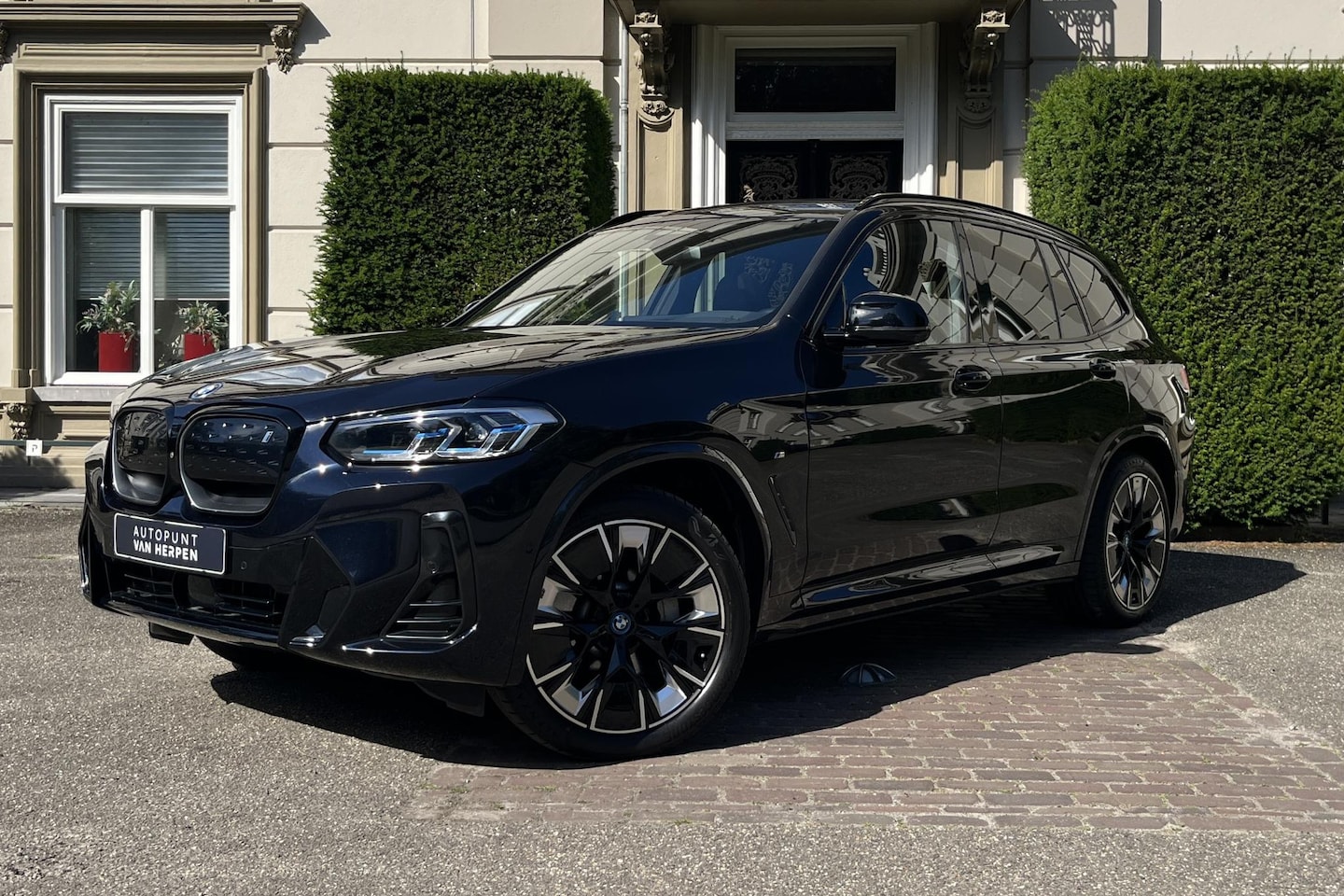 BMW iX3 - High Executive 80 kWh PANO | HARMAN | ADAPTIVE | ELEK. STOELEN | HUD | STOELVERW. | CARPLA - AutoWereld.nl