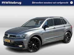 Volkswagen Tiguan - 1.5 TSI ACT Highline Business R / 2x R-line / Digitaal dashboard / Pano / Zwenkbare trekha