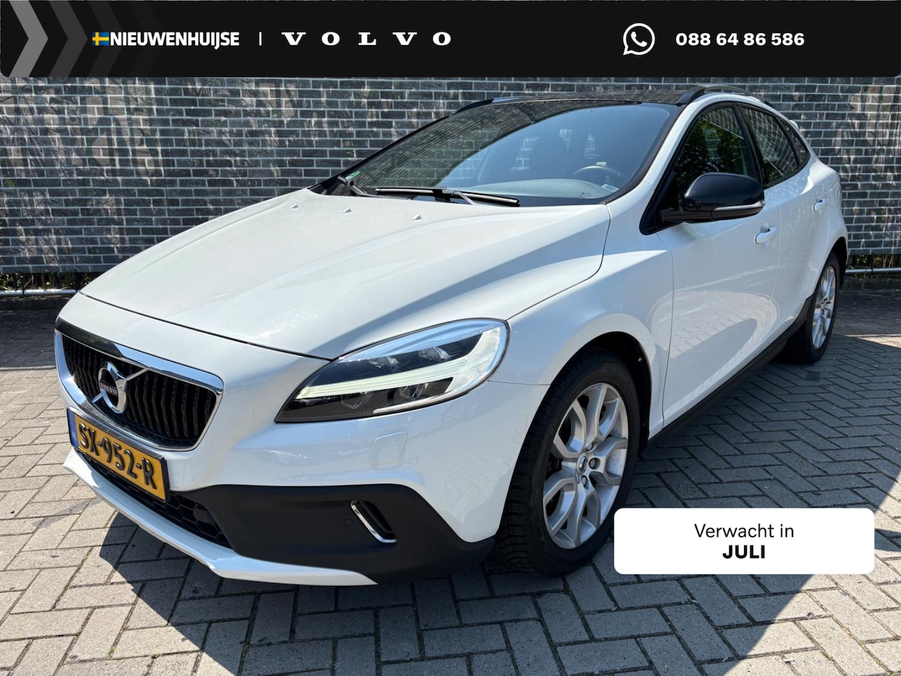 Volvo V40 Cross Country - 2.0 T4 AWD Summum | Trekhaak | Navigatie | High Performance Audio | All-Season banden | Ac - AutoWereld.nl