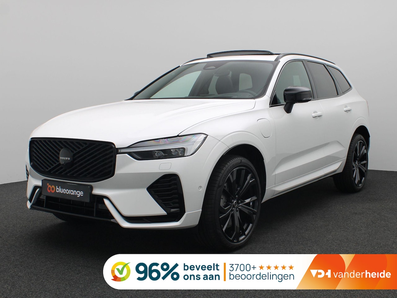 Volvo XC60 - 2.0 T6 Plug-in hybrid AWD Plus Black Edition 336PK Panoramadak, Trekhaak, 21" LM Velgen, 3 - AutoWereld.nl