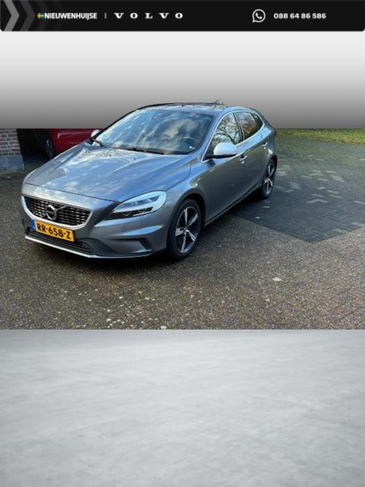 Volvo V40 - 2.0 D3 Business Sport | R-Design | Trekhaak | Navigatie | High Performance Audio | Achter - AutoWereld.nl