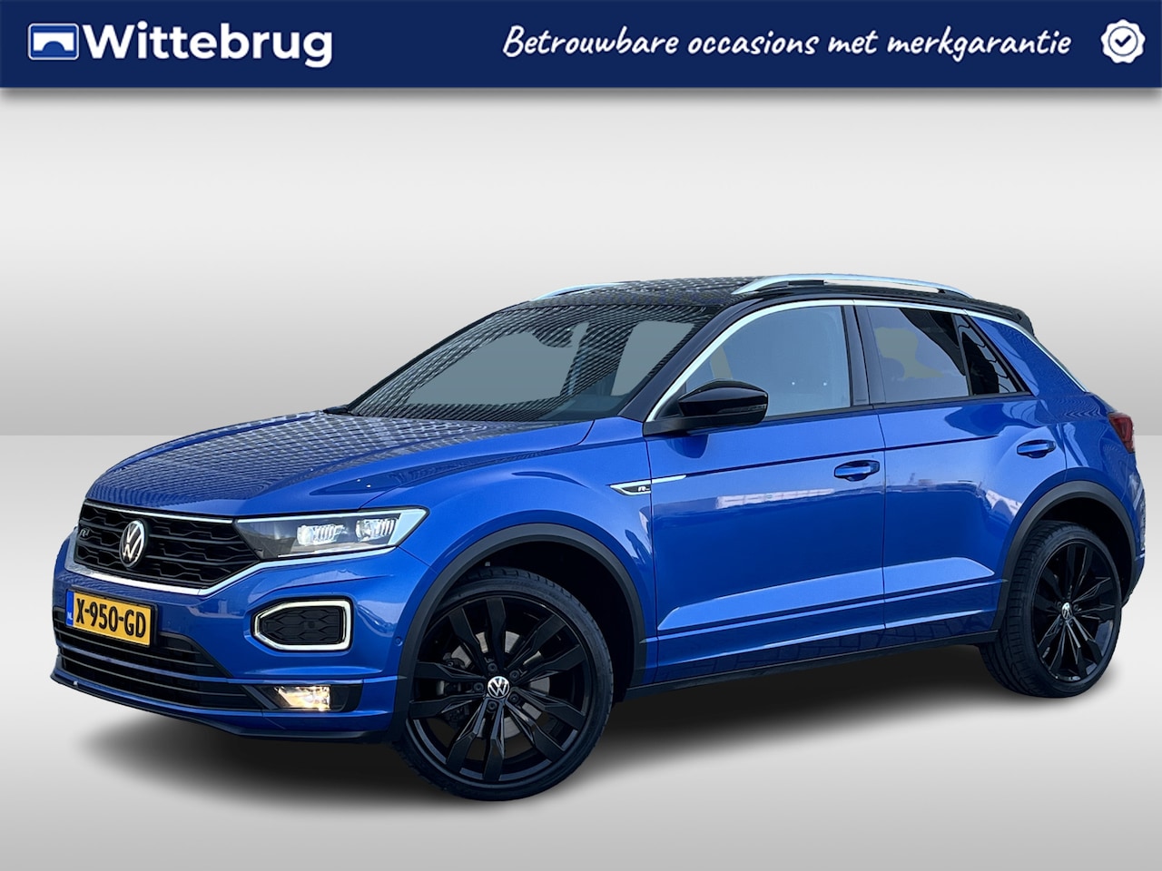 Volkswagen T-Roc - 1.5 TSI R-Line / Digitaal dashboard / Pano / Trekhaak / Camera / Parkeersensoren V+A / App - AutoWereld.nl