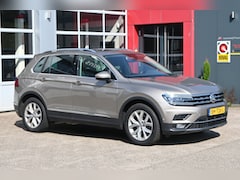 Volkswagen Tiguan - 1.4 TSI ACT Highline 150pk | Pano Schuif -/ Kanteldak | Trekhaak | Camera