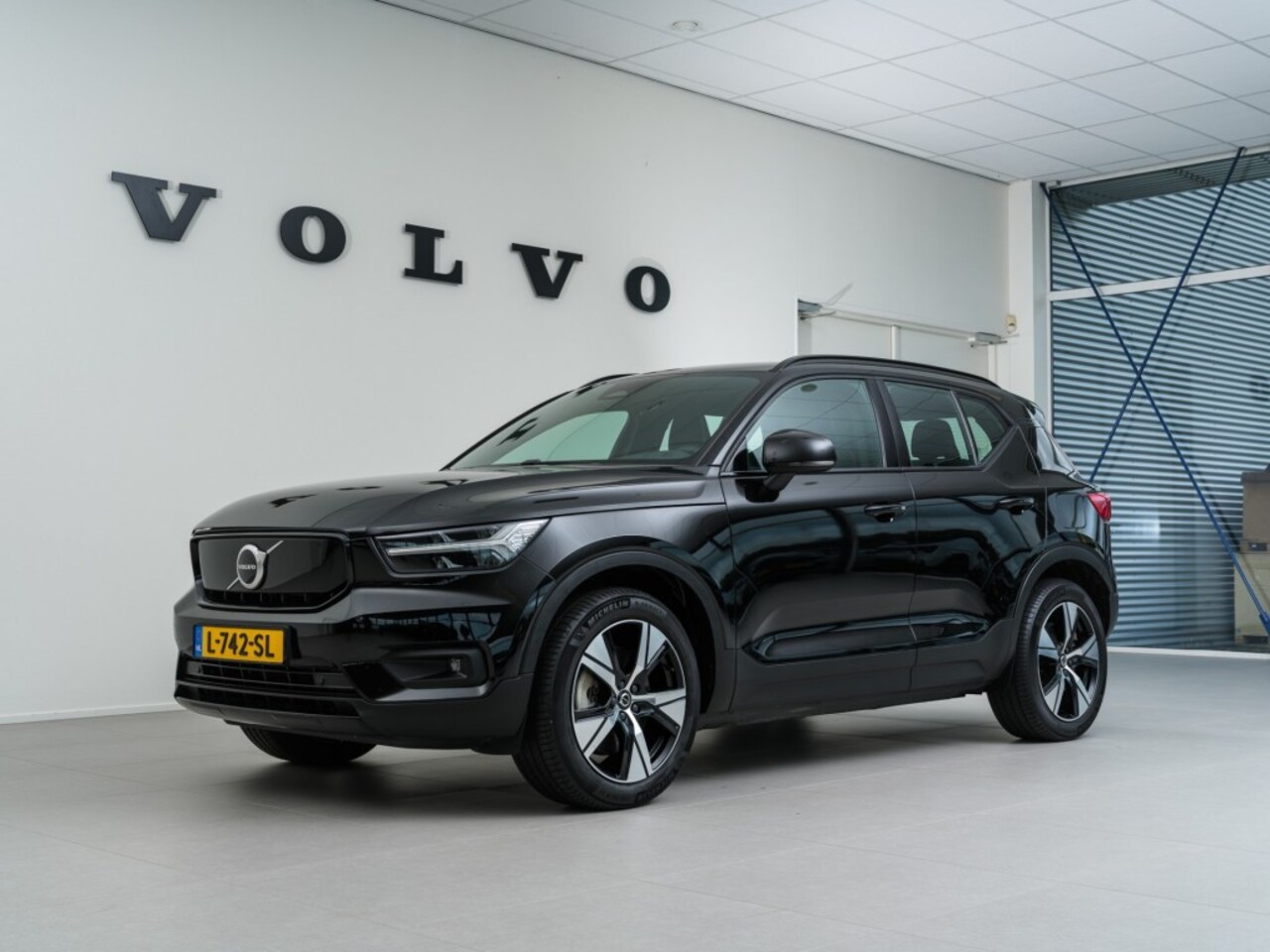 Volvo XC40 - Recharge P8 AWD R-Design Recharge P8 AWD R-Design - AutoWereld.nl