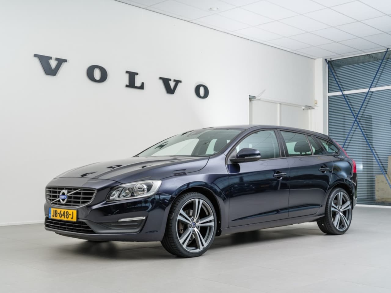 Volvo V60 - T3 Kinetic - AutoWereld.nl