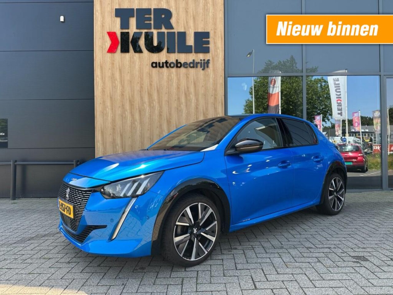 Peugeot 208 - 1.2 PureTech GT 130PK / Pano / Rijklaar - AutoWereld.nl