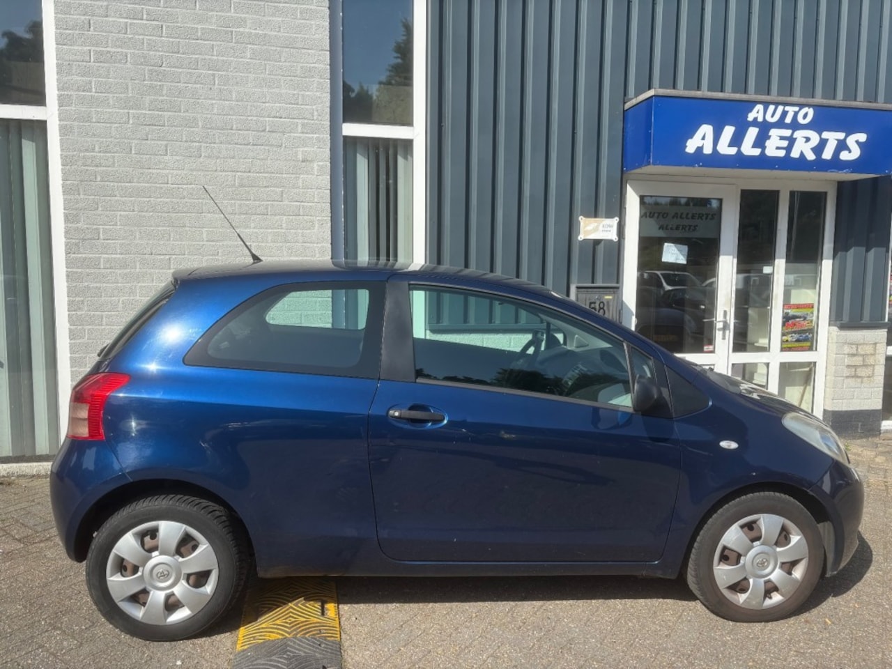 Toyota Yaris - 1.3 VVT-i Terra 1.3 VVTI TERRA - AutoWereld.nl
