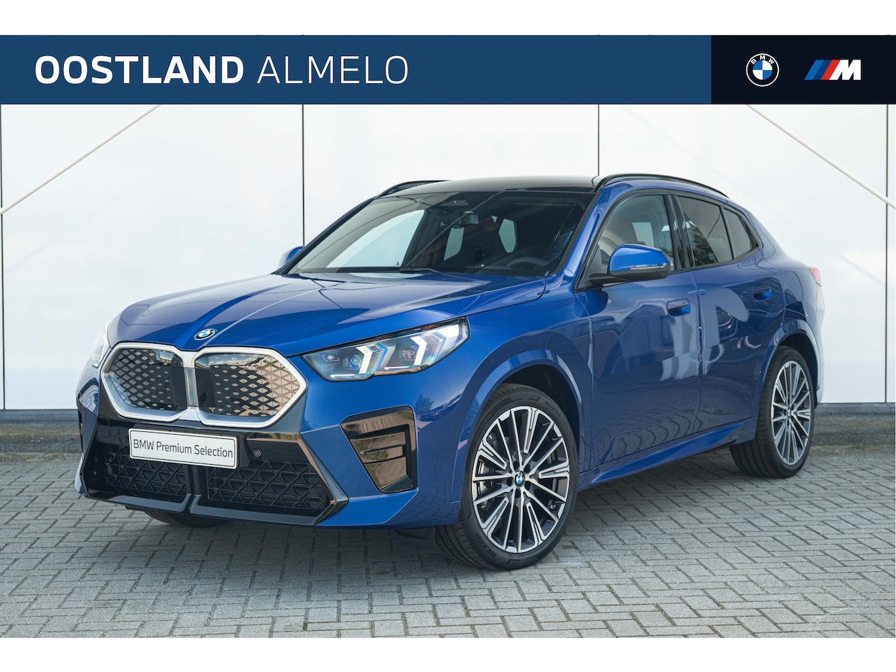 BMW iX2 - eDrive20 M Sport / Panoramadak / M Sportstoelen / Comfort Access / Head-Up / Harman Kardon - AutoWereld.nl
