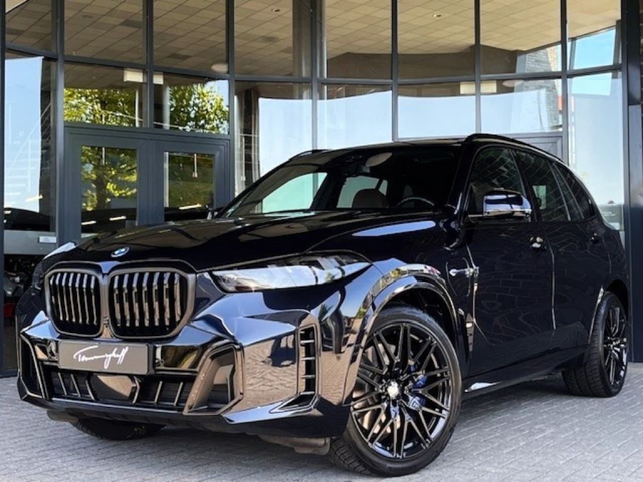 BMW X5 - XDRIVE50E M-SPORT - PANO - SKY LOUNGE - LUCHTV. - TREKH. - AutoWereld.nl
