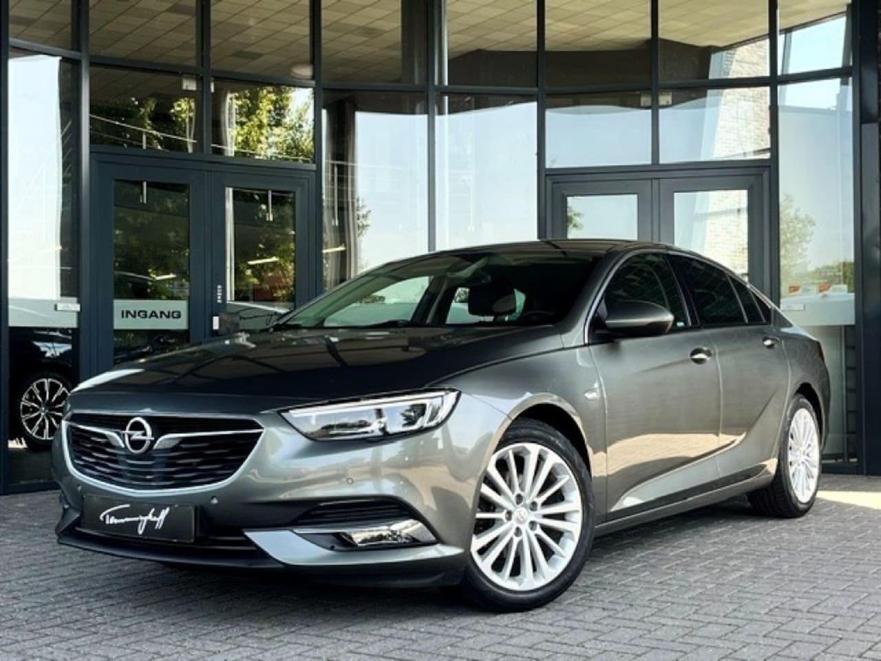 Opel Insignia - 1.5 T INNOVATION HEAD-UP - NAVI - CAMERA - TREKH. - AutoWereld.nl