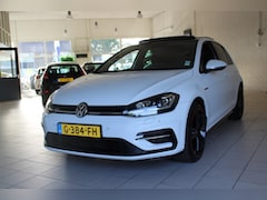 Volkswagen Golf - 1.5 TSI Highline Business R-Line