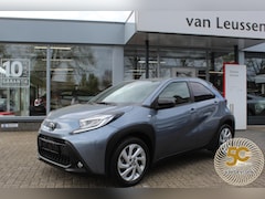 Toyota Aygo X - 5-DEURS CLIMA KEYLESS STOELVERW PARK.SENSOREN V+A CAMERA AD-CRUISE APPLE/ANDROID
