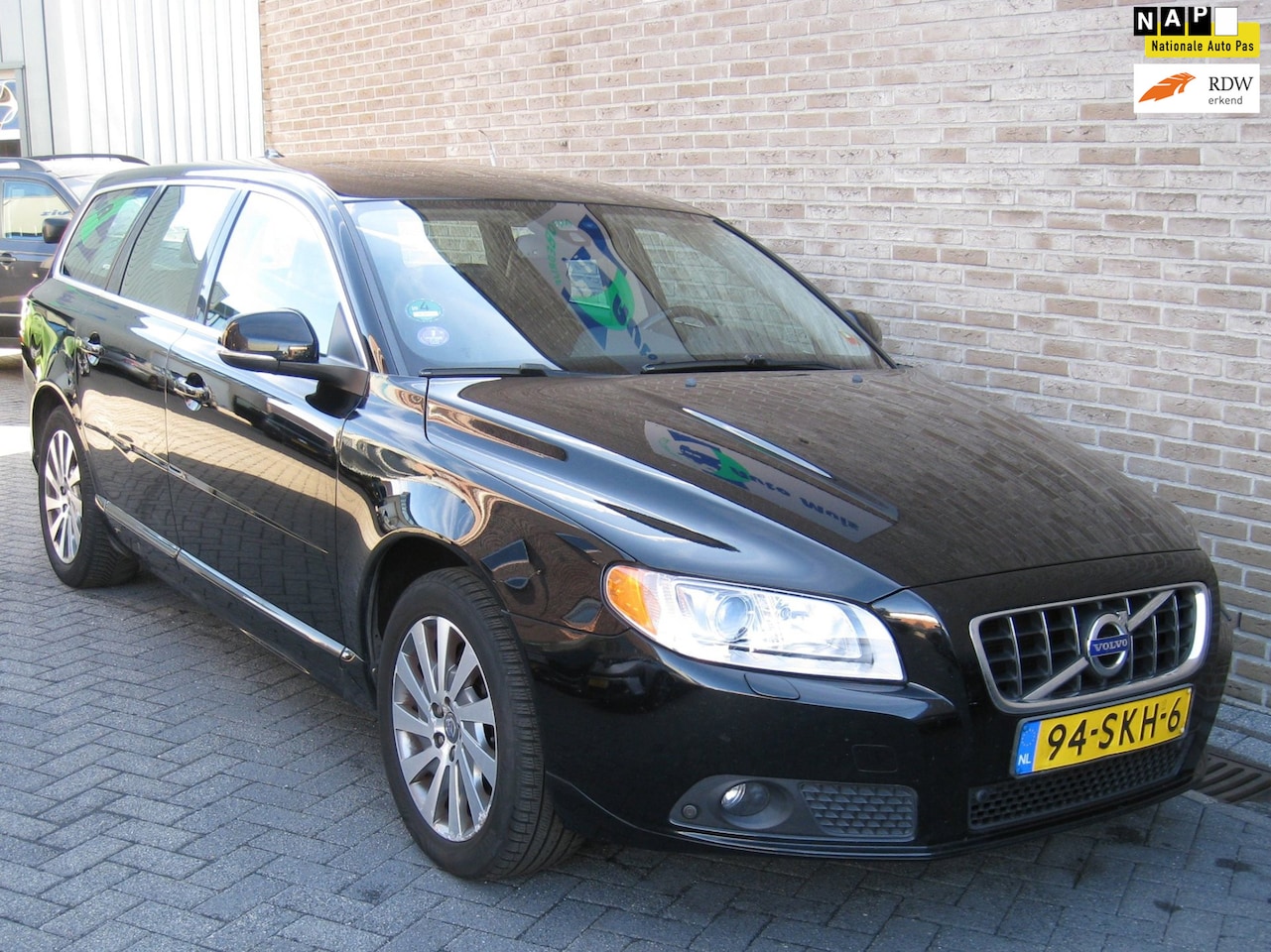 Volvo V70 - 1.6 T4 Limited Edition - trekhaak - leder - - AutoWereld.nl