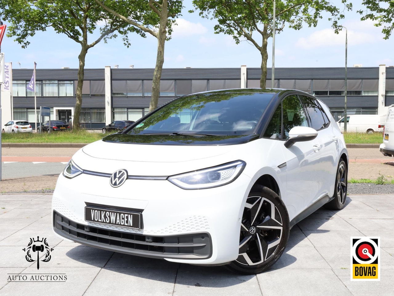 Volkswagen ID.3 - Pure Panoramadak | Achteruitrijcamera | Keyless Go & Entry | IQ Light Matrix LED | Stoel&S - AutoWereld.nl