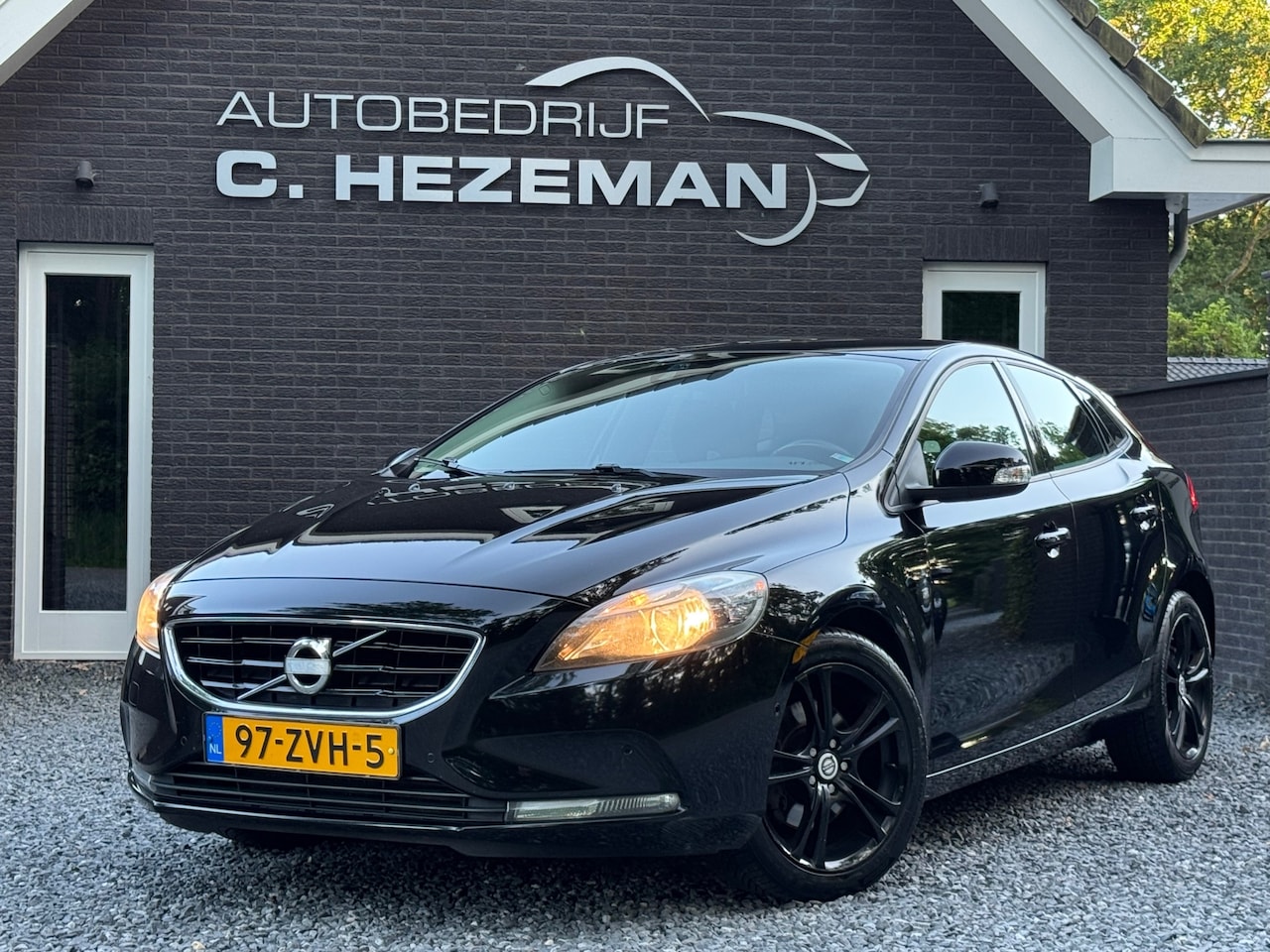 Volvo V40 - 1.6 T3 Black on Black Camera Navigatie Cruise Control Climate Control - AutoWereld.nl