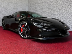 Ferrari SF90 Stradale - 4.0 V8 1000 pk INCL BTW/BPM. CARBON SEATS/STUUR LIFT CARPLAY AFS CAMERA phev