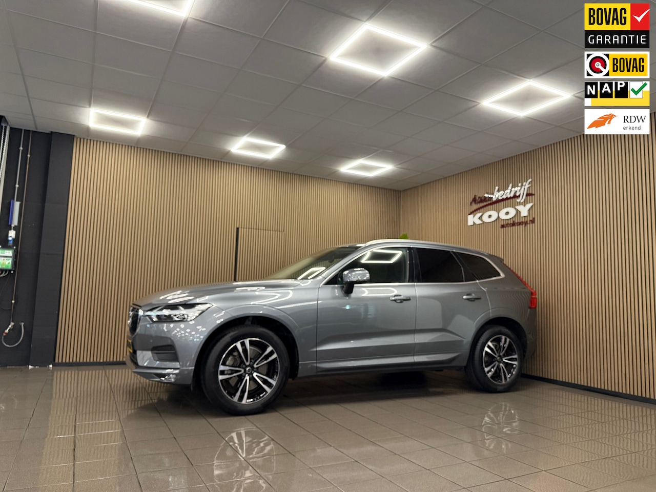 Volvo XC60 - 2.0 B5 Business Pro * Automaat / Carplay / Trekhaak / Leder / Camera / NL Auto * - AutoWereld.nl
