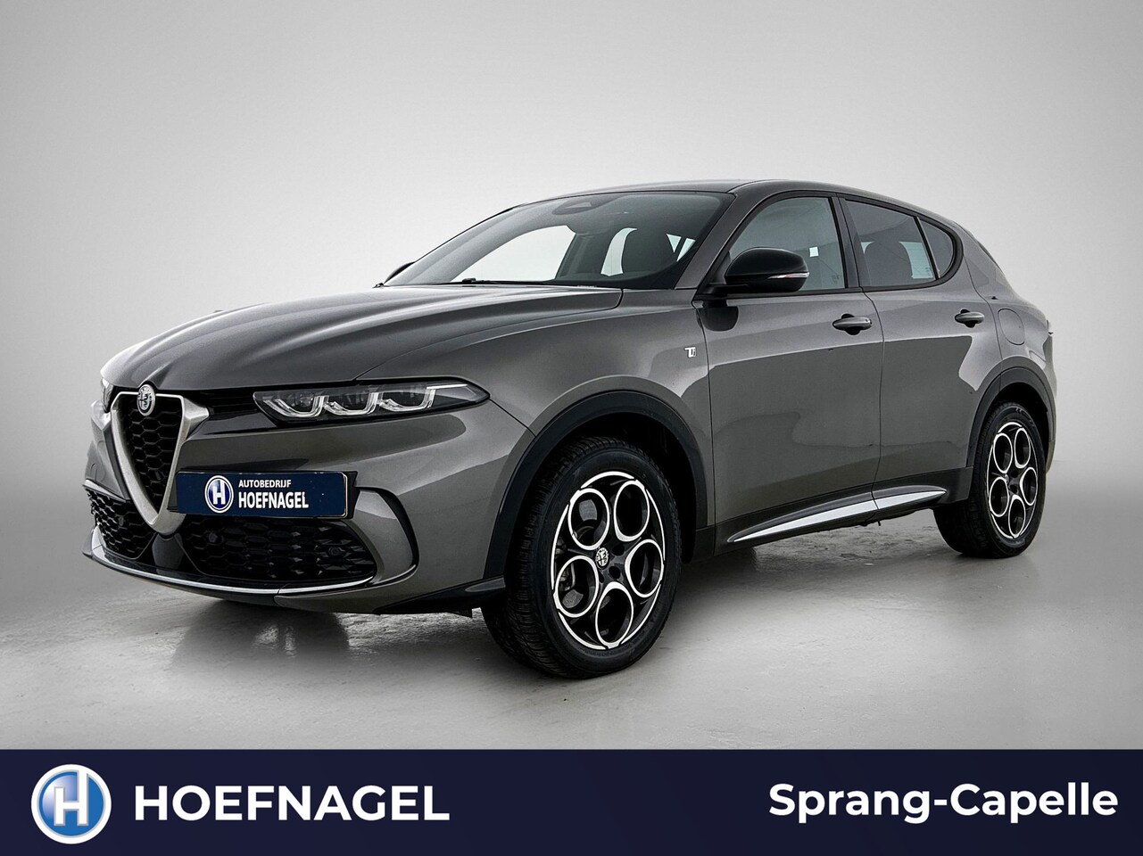 Alfa Romeo Tonale - 1.3T PHEV Ti | Camera | Adaptive Cruise | Electrische achterklep | - AutoWereld.nl