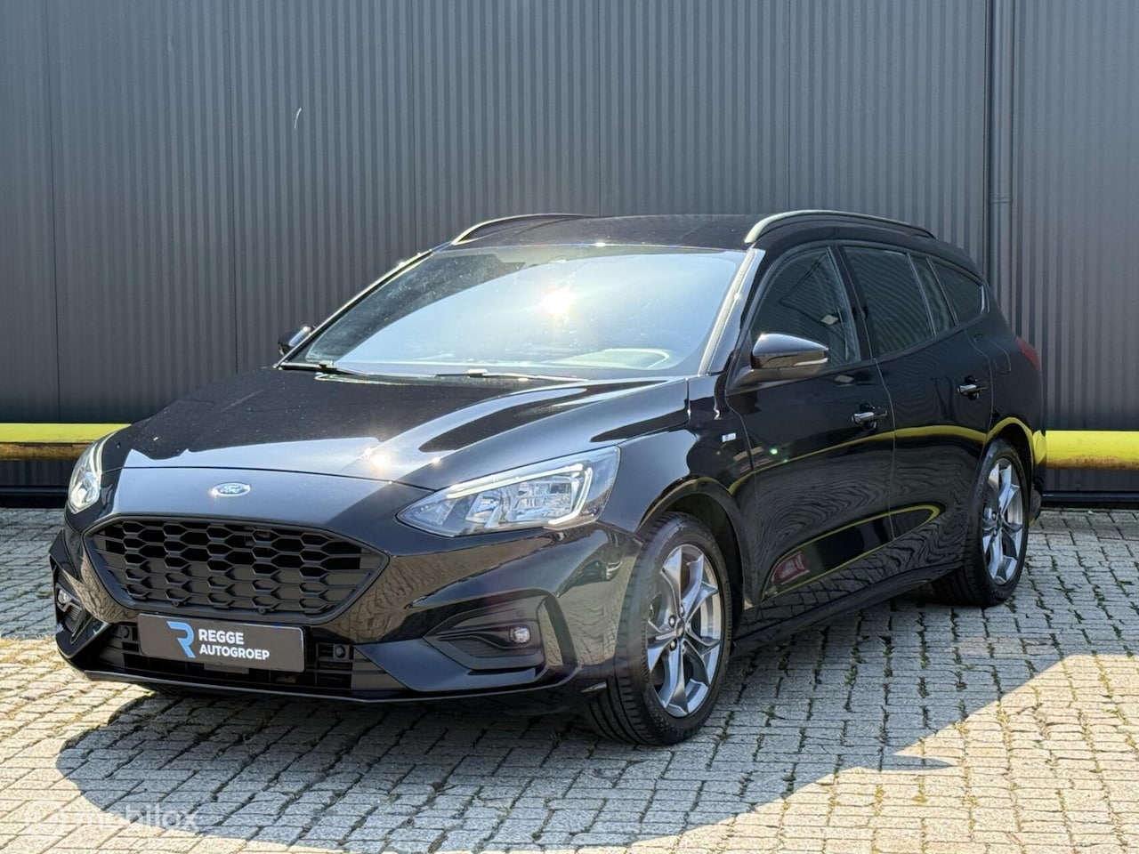 Ford Focus Wagon - 1.0 EcoBoost ST Line Business 1.0 EcoBoost ST Line Business - AutoWereld.nl