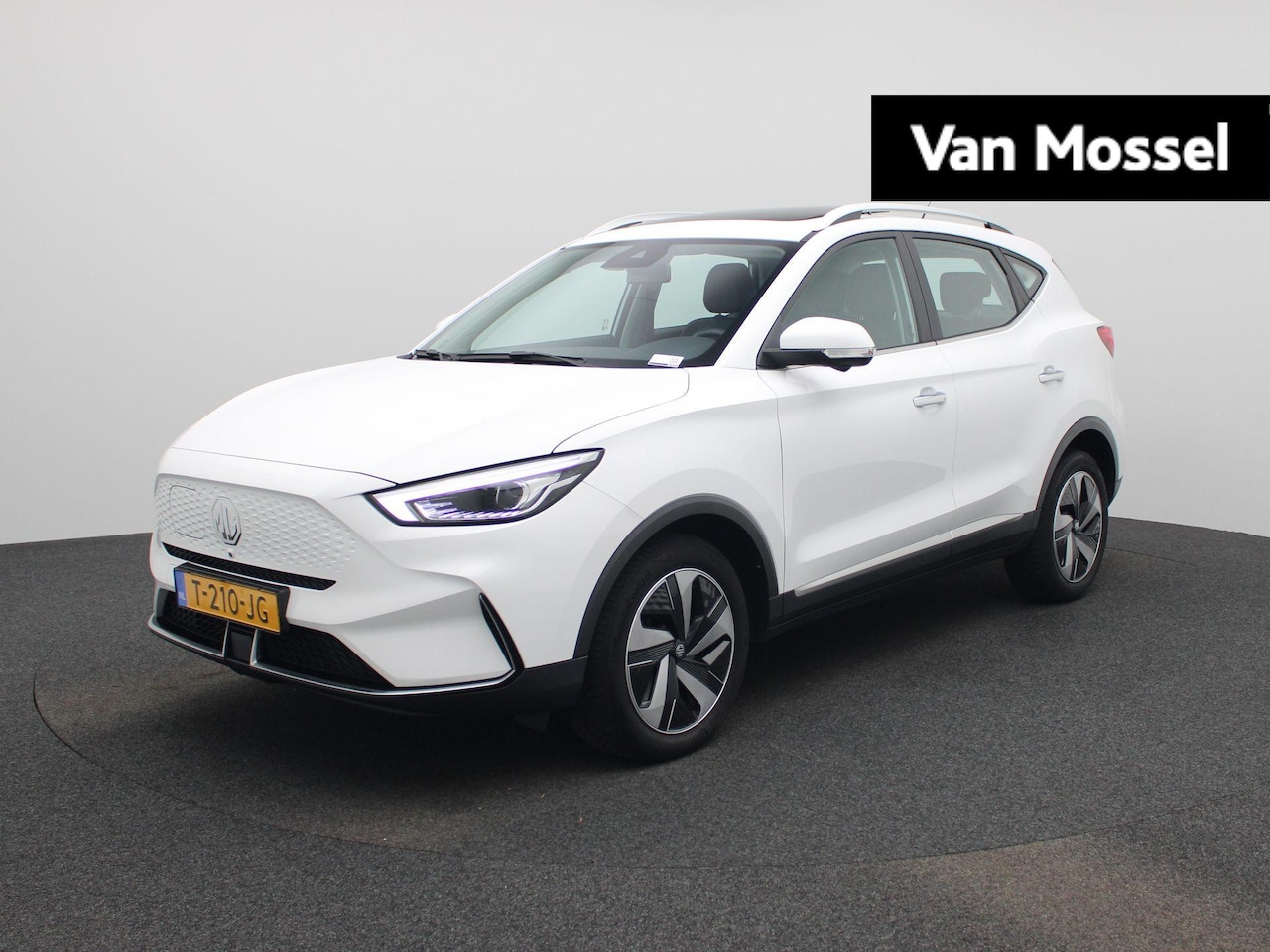 MG ZS - Long Range Luxury 70 kWh | Leder | Panoramadak | Led Koplampen | CarPlay | 360 Camera | St - AutoWereld.nl