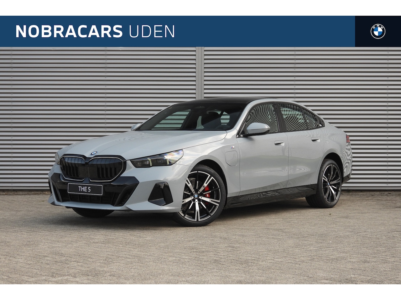 BMW i5 - eDrive40 M Sport / Panoramadak / Achteruitrijcamera / Adaptieve LED / Comfort Access / Sto - AutoWereld.nl
