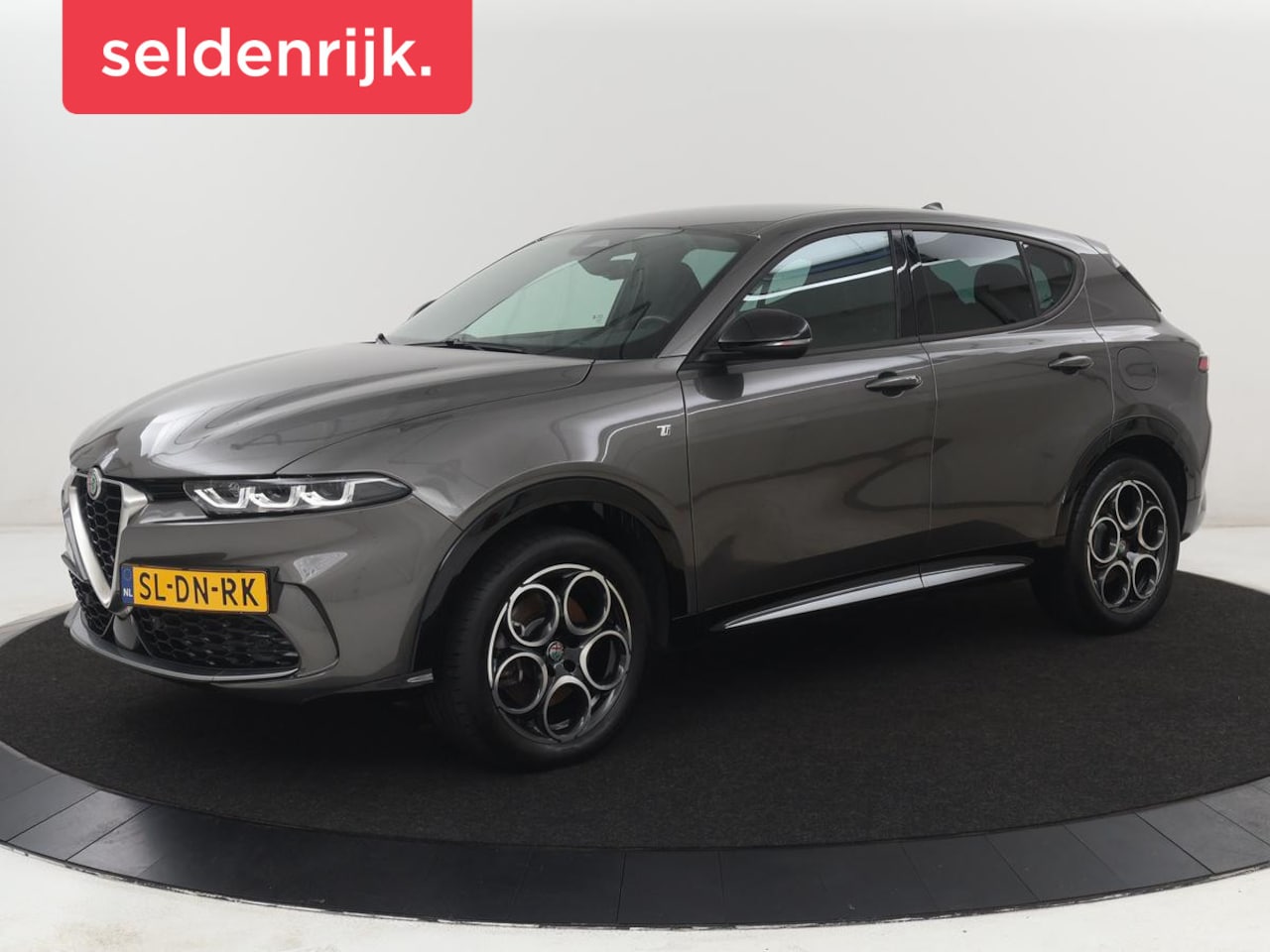 Alfa Romeo Tonale - 1.3T PHEV Veloce 280PK Aut. Half Leder | Navi | DAB | Camera | Virtual Display | Navi | Ca - AutoWereld.nl