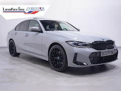 BMW 3-serie - 330e M Sport Head up Schuifdak Camera Memory Shadowline 20 Inch Apple Carplay Travelpakket