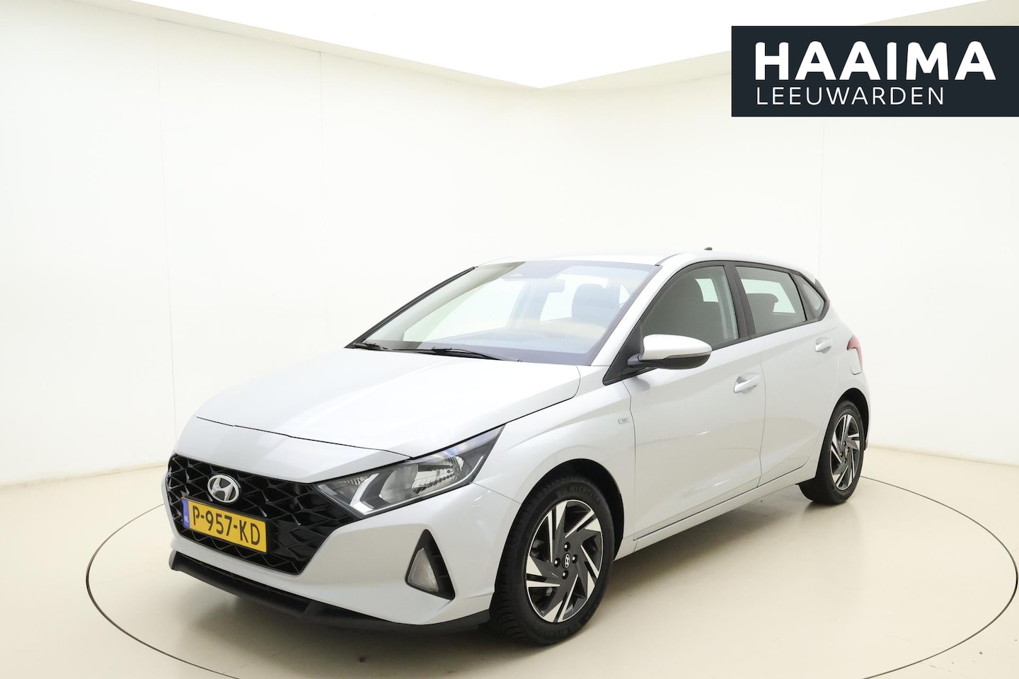 Hyundai i20 - 1.0 T-GDI Comfort Smart | Navigatie | Draadloze telefoonlader | Camera | Airco | DAB Radio - AutoWereld.nl