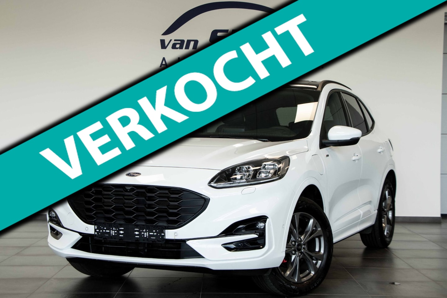 Ford Kuga - 2.5 PHEV ST-Line X|WinterPack|AdaptiveCruise|Navi|Camera|CarPlay|PanoDak|Stuur/voorstoelen - AutoWereld.nl