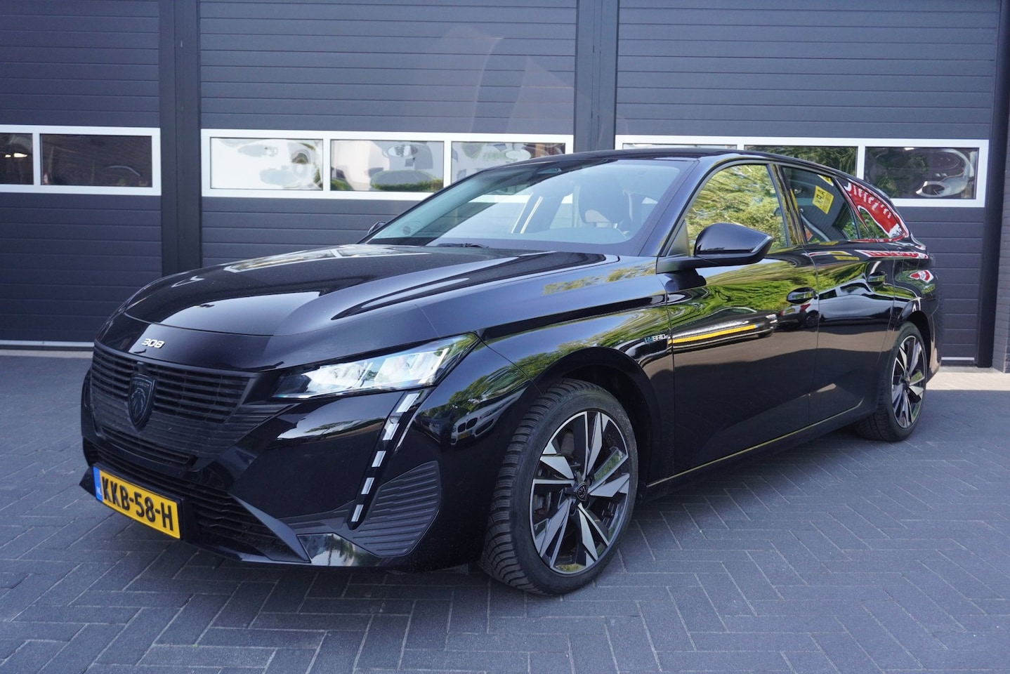 Peugeot 308 SW - 1.6 Plug-in Hybrid Aut/Cruise/Navi/Carplay/Cilmate Control/Park.sensoren - AutoWereld.nl