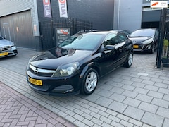 Opel Astra GTC - 1.6 Cosmo 1e Eigenaar Airco PDC NAP APK