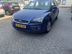 Ford Focus Wagon - 1.6-16V Futura