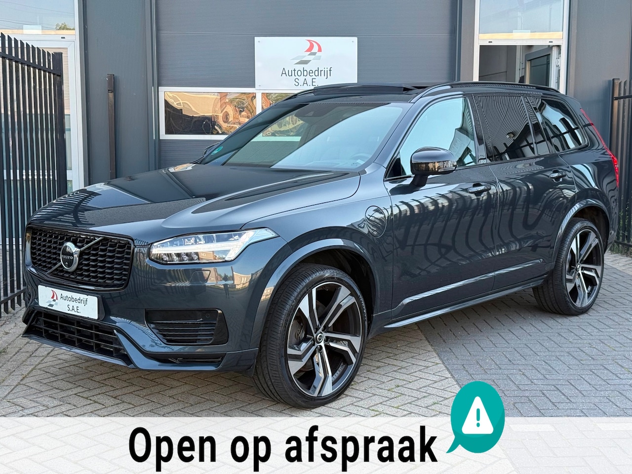 Volvo XC90 - 2.0 T8 Recharge AWD R-Design 7-Pers PANO 360 TREKHAAK CARPLAY !! - AutoWereld.nl