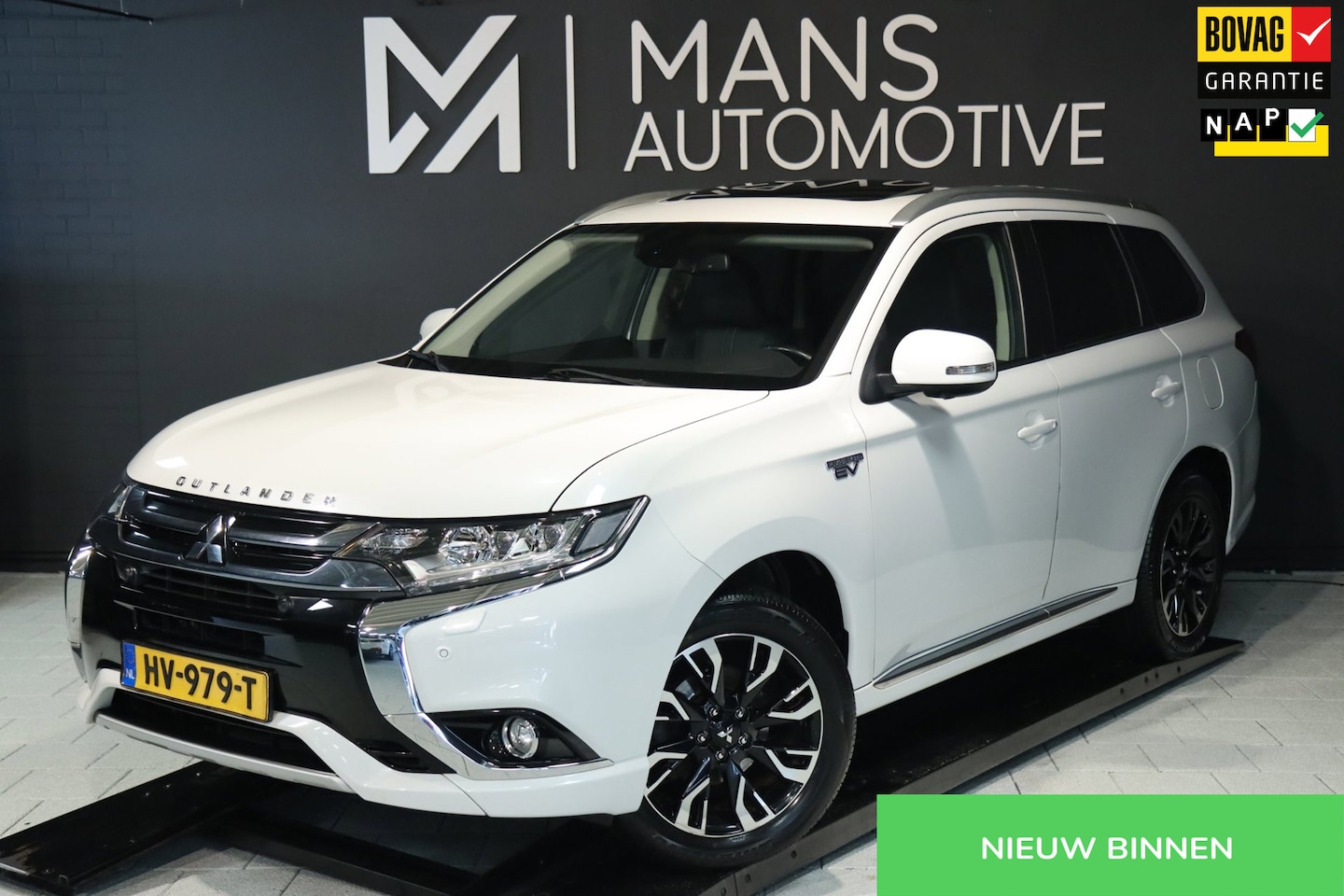 Mitsubishi Outlander - 2.0 PHEV instyle+ / SCHUIFDAK / ACC / 360 / KEYLESS / STUUR+STOELVERW - AutoWereld.nl