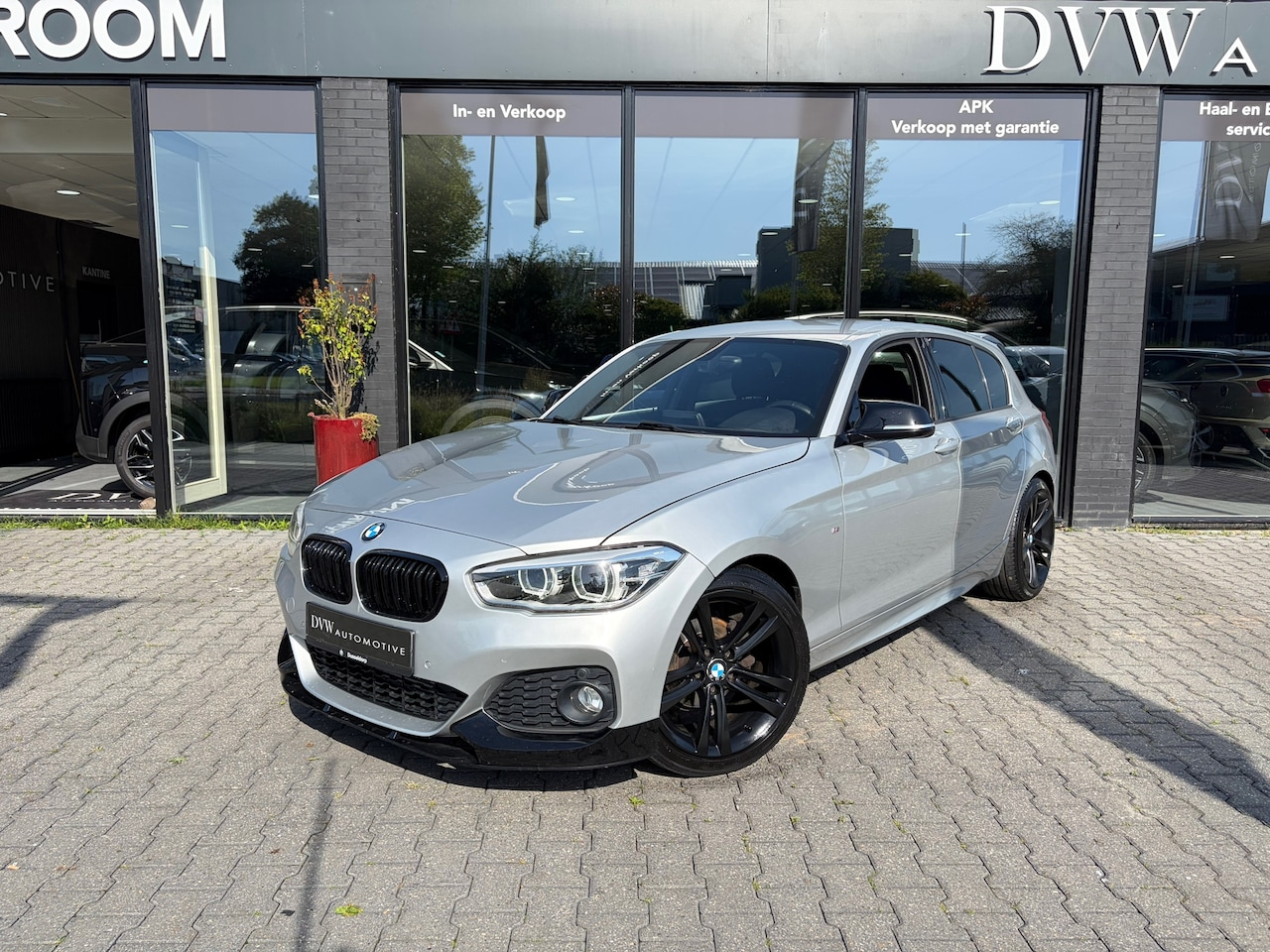 BMW 1-serie - 118i Edition M Sport Shadow High Executive 118i Edition M Sport Shadow High Executive - AutoWereld.nl