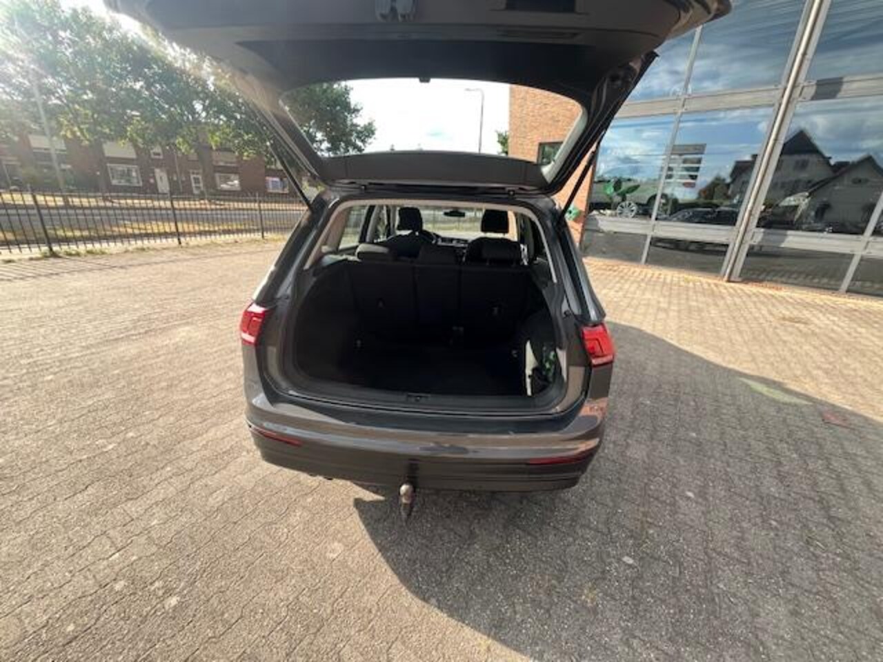 Volkswagen Tiguan - 1.4 TSI Comfortline Incl. 1 jaar Bovag garantie