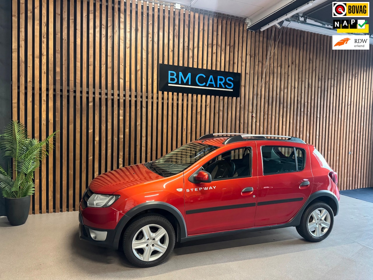 Dacia Sandero Stepway - 0.9 TCe Lauréate Airco, Pdc, Nieuwe APK - AutoWereld.nl