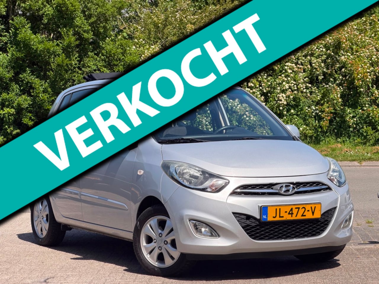 Hyundai i10 - 1.1 / PANO / AIRCO/ NIEUW APK - AutoWereld.nl