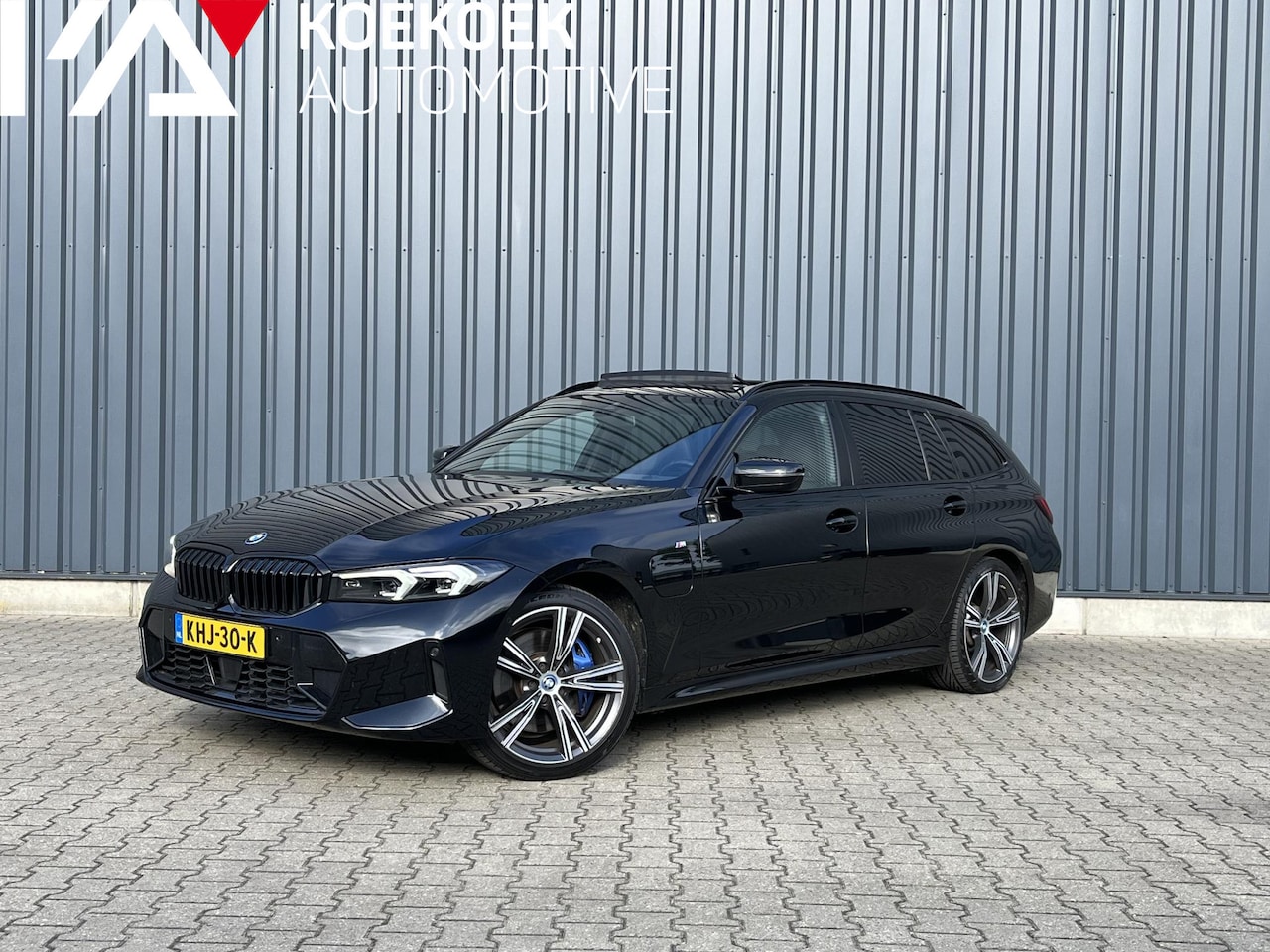 BMW 3-serie - 330e M-Sport XDrive HEADUP/ADAPTIVECRUISE/PANO/LEER - AutoWereld.nl
