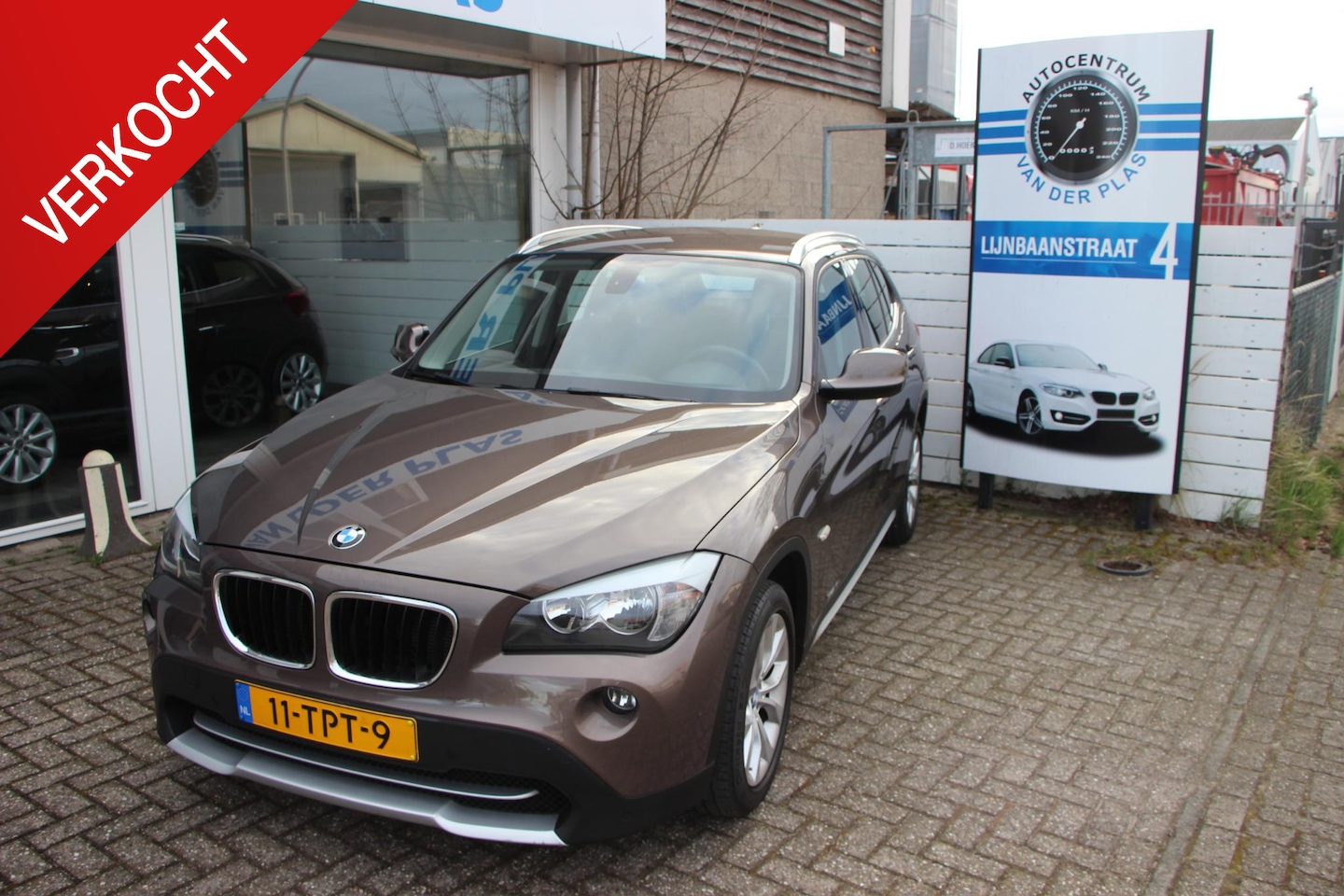 BMW X1 - sDrive18i Executive AUTOMAAT NAVI SPORTSTOELEN - AutoWereld.nl